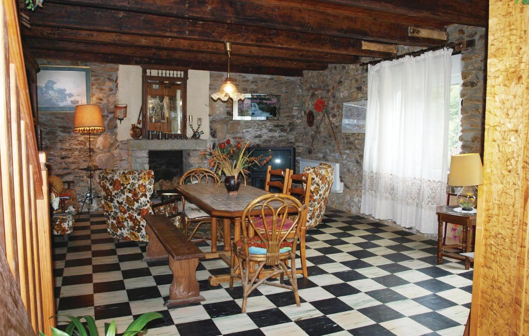 Lovely Home In Le Faouet With Kitchen Kültér fotó