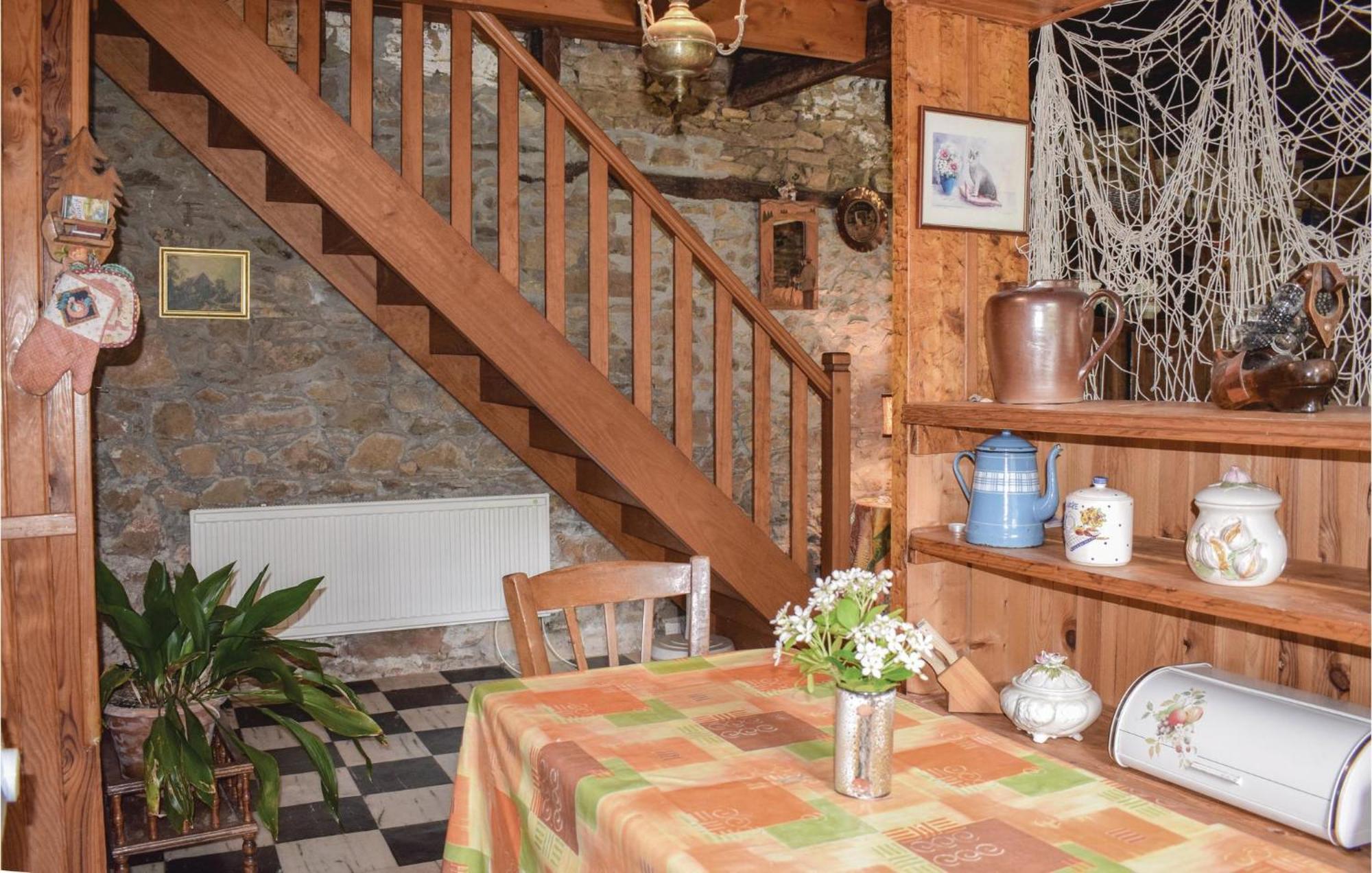 Lovely Home In Le Faouet With Kitchen Kültér fotó