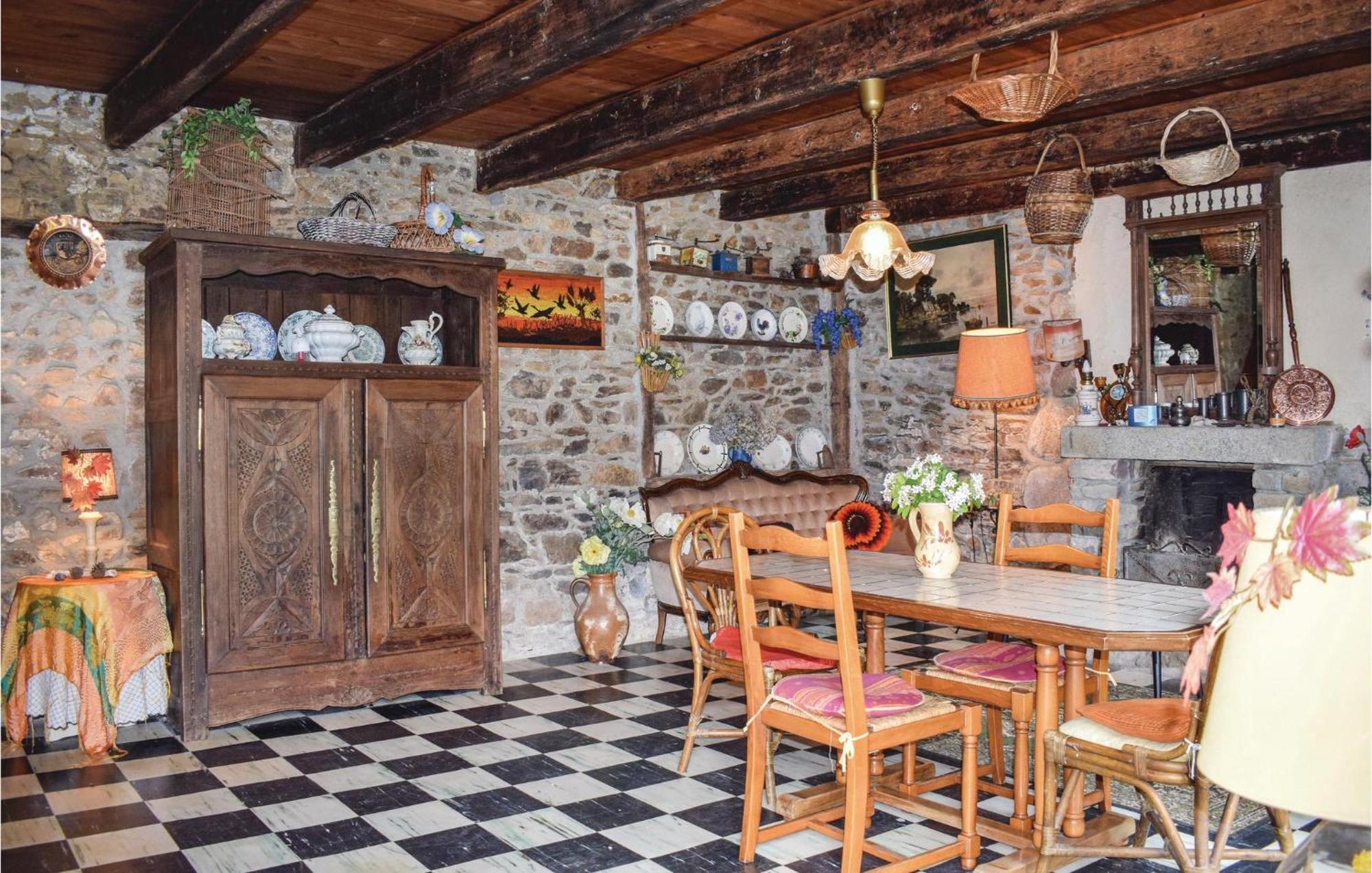 Lovely Home In Le Faouet With Kitchen Kültér fotó