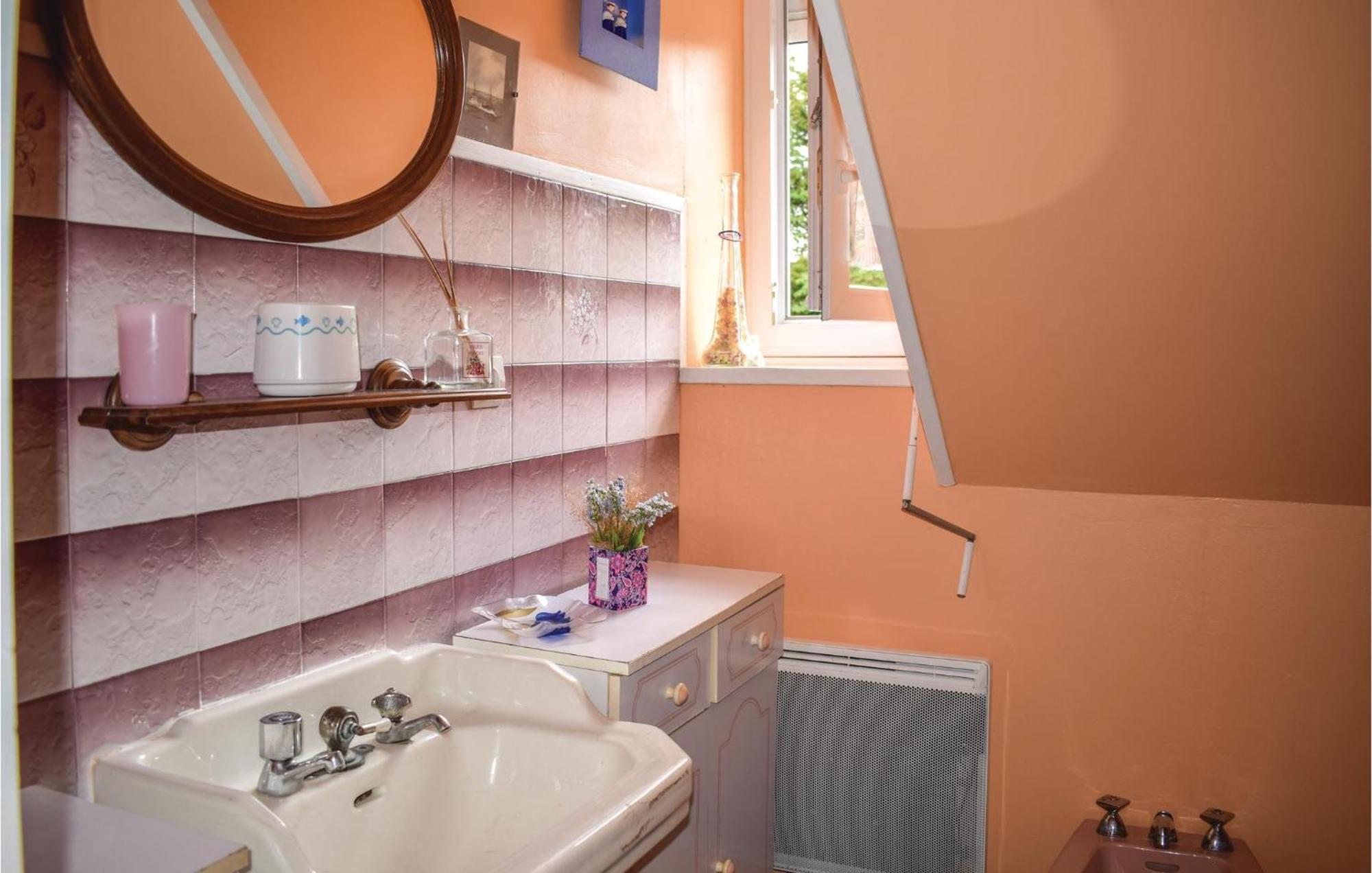 Lovely Home In Le Faouet With Kitchen Kültér fotó