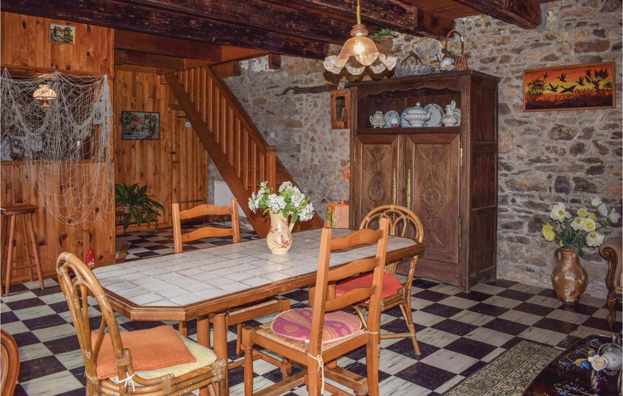 Lovely Home In Le Faouet With Kitchen Kültér fotó