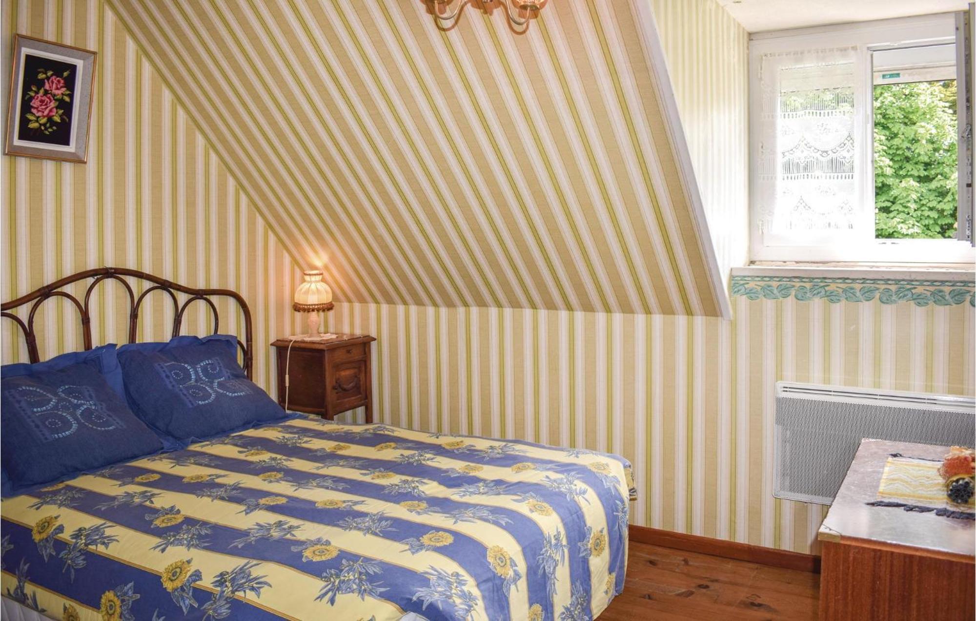 Lovely Home In Le Faouet With Kitchen Kültér fotó